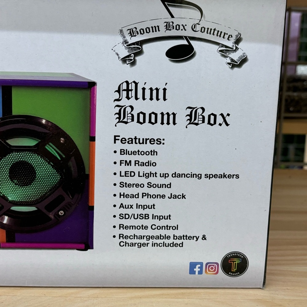 Mini Boom Box - Bluetooth, FM Radio, LED lights up! - Picture 2 of 5